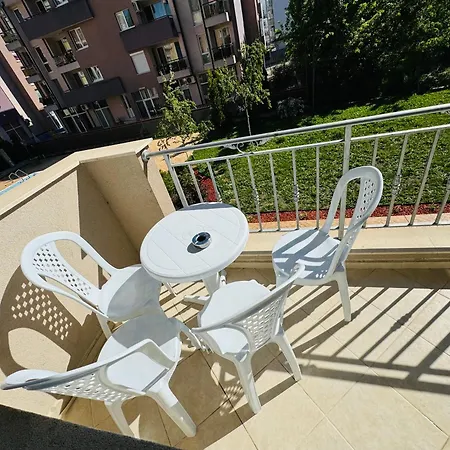 Apartment Life Style 6 15 *